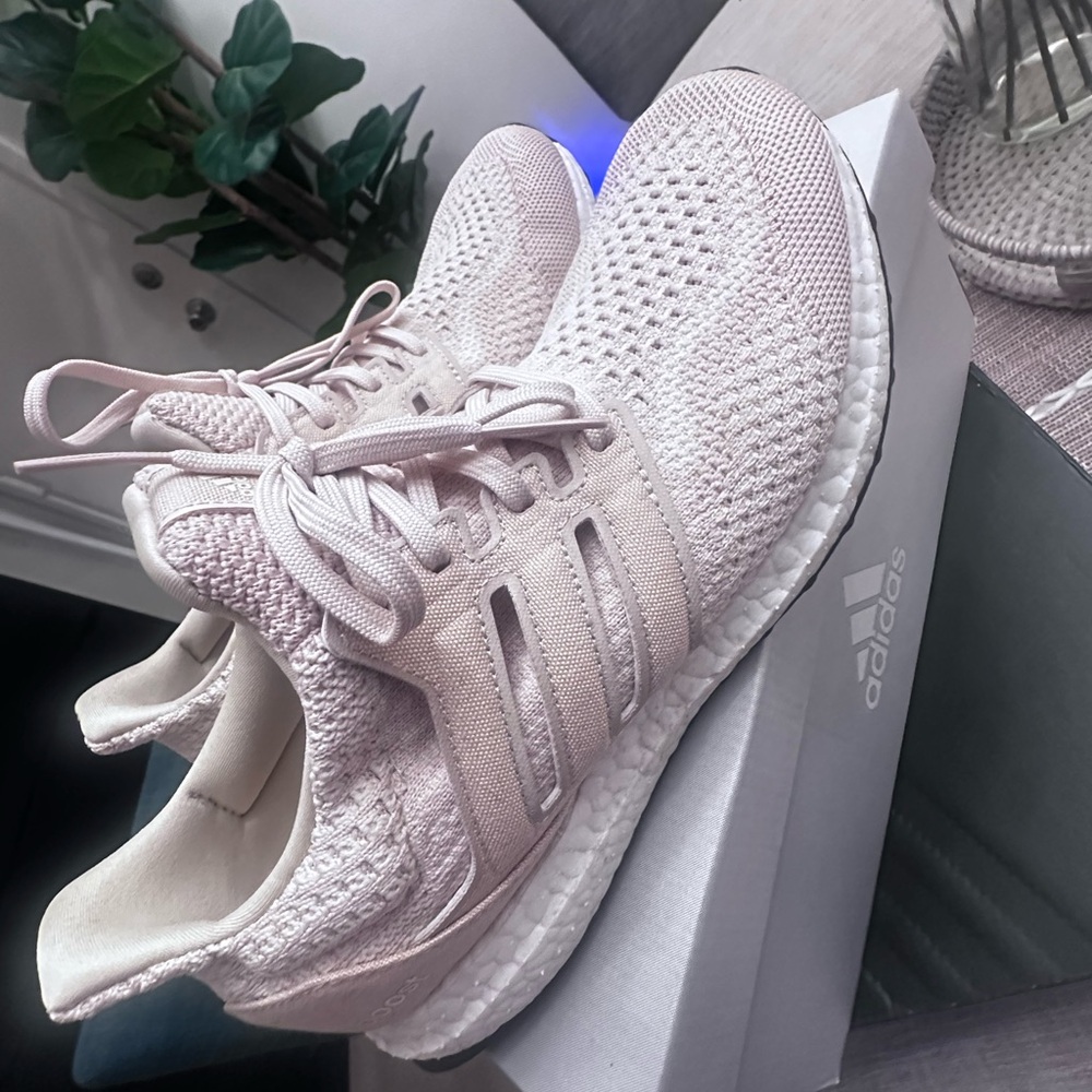 Adidas UltraBoost 5.0 DNA 'Halo Ivory' FZ1851 size 8.5 women's slightly used - Picture 4 of 10